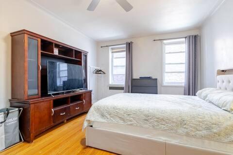ניו יורק 2 Large Bedrooms In Rego Park מראה חיצוני תמונה